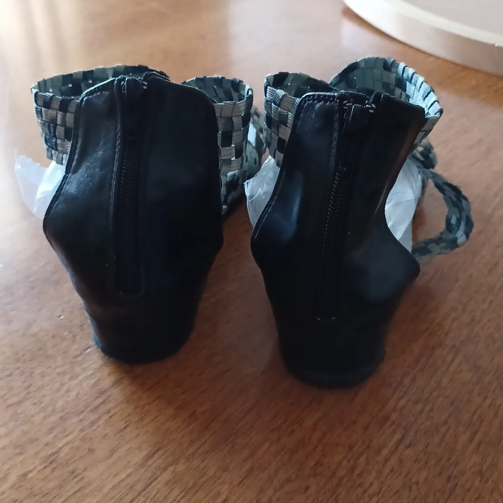 Muk Luks Web Sandals